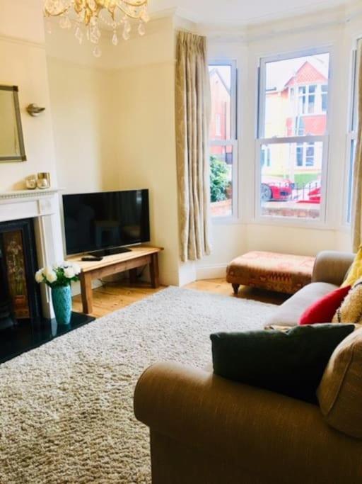 Spacious Victorian Townhouse With Cathedral Views لينكولن المظهر الخارجي الصورة